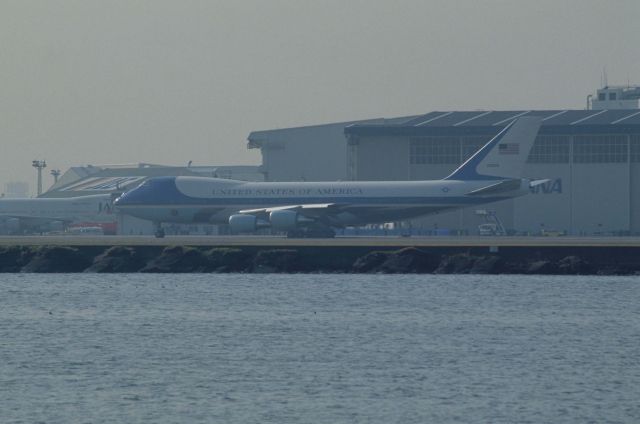 Boeing 747-200 (92-9000) - Taxing at Tokyo-Haneda Intl Airport on 1992/01/10