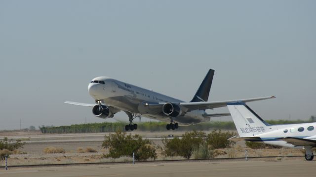 BOEING 767-300 (N120DL)