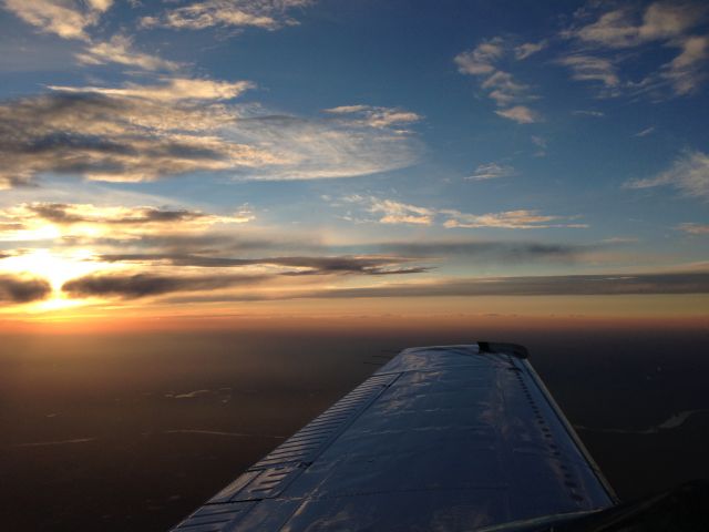 Beechcraft Baron (58) (N609G) - Beech Baron at 9,000 feet looking Southwest towards Charlotte...flying back to Leesburg, VA from Sebring, Florida.