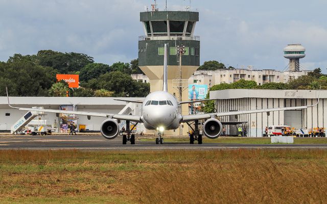 Airbus A320 (PR-TYP)