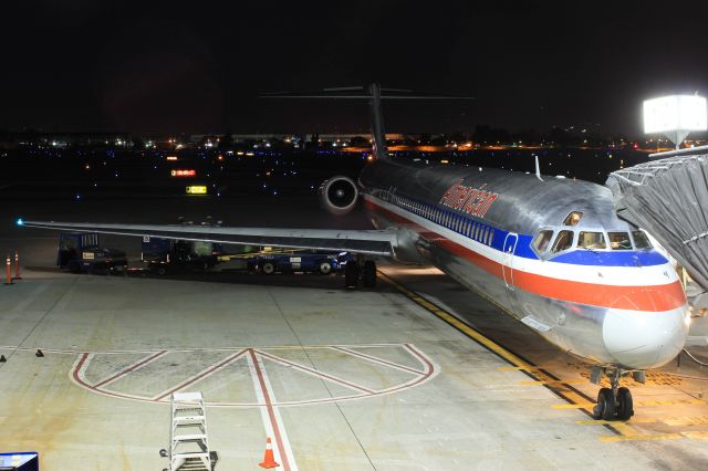 McDonnell Douglas MD-83 (N468AA)