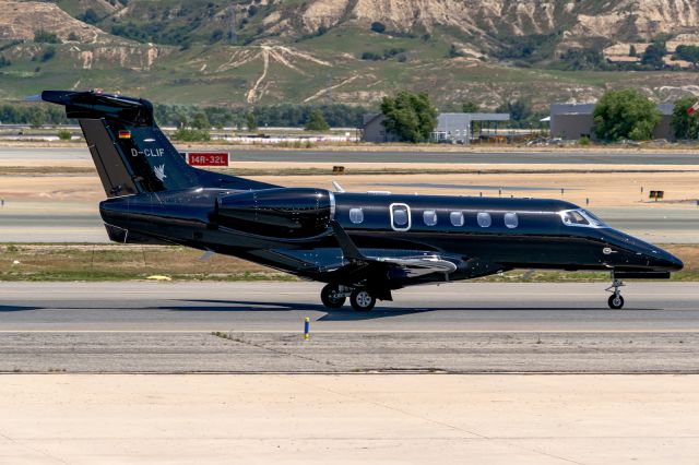 Embraer Phenom 300 (D-CLIF)