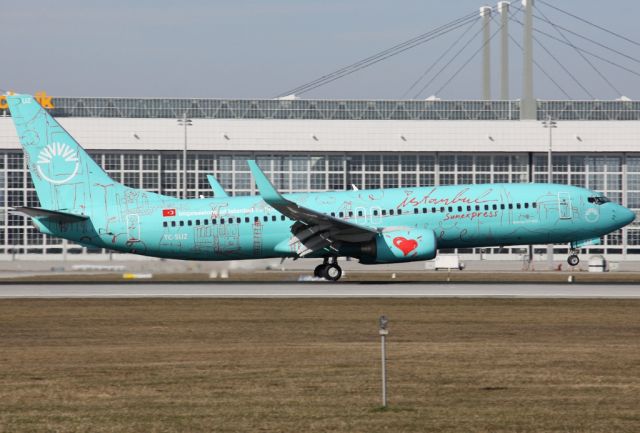 Boeing 737-800 (TC-SUZ)