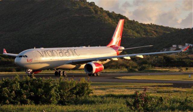 Airbus A330-300 (G-VRAY)