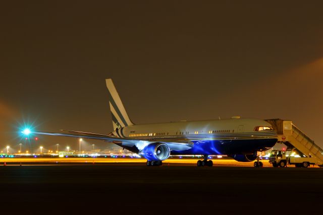 BOEING 767-300 (N804MS)