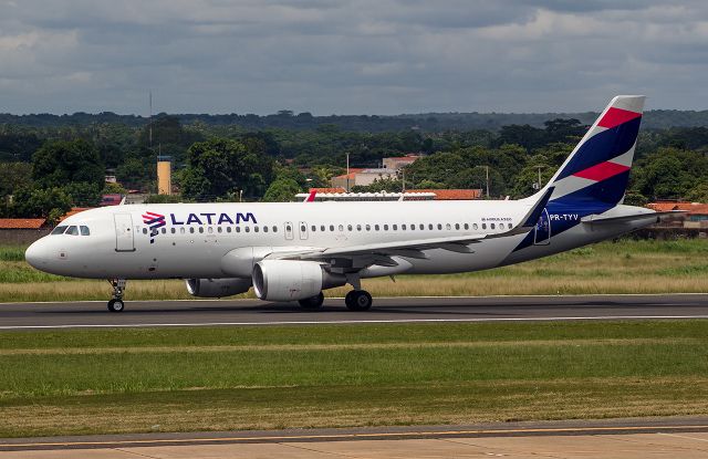 Airbus A320 (PR-TYV)