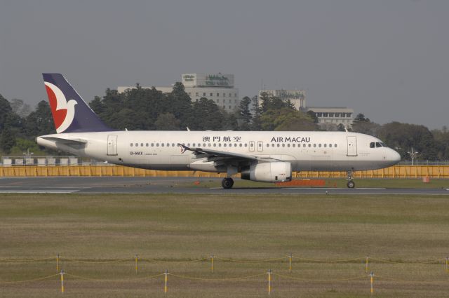 Airbus A320 (B-MAX) - Departure at Narita Intl Airport 16R on 2010/5/2