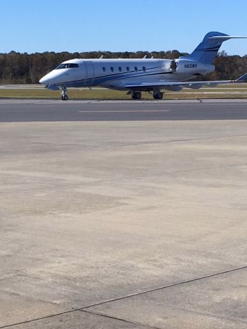 Canadair Challenger 350 (N63WR)