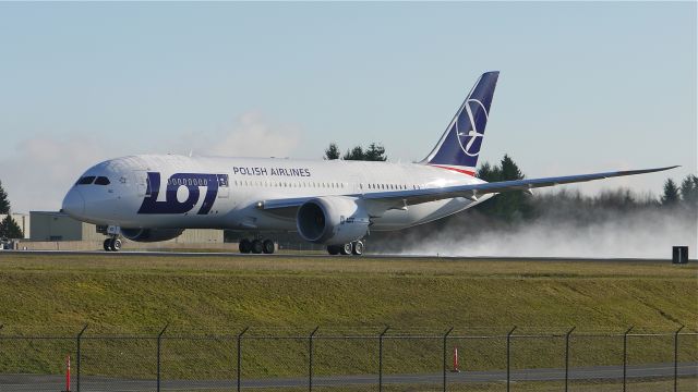 Boeing 787-8 (SP-LRC) - BOE272 makes a fast taxi test on runway 34L on 1/11/13.  After the test the plane returned to the Boeing ramp. No maiden flight today! (LN:86 c/n _____).