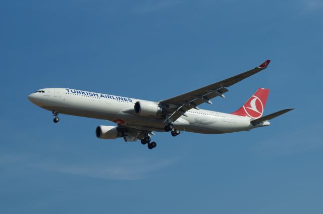 Airbus A330-300 (TC-JNS)
