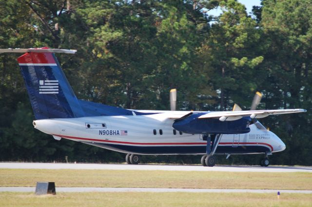 de Havilland Dash 8-100 (N908HA) - KHXD - 11/28/09