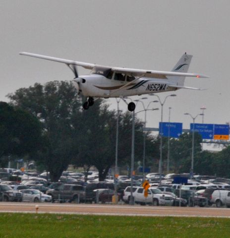 Cessna Skyhawk (N652MA)