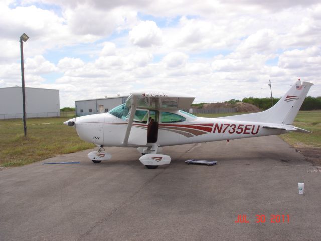 Cessna Skylane (N735EU)