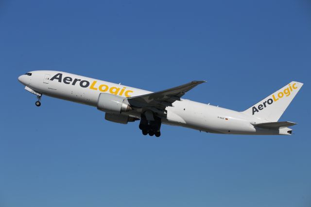 BOEING 777-200LR (D-AALE)