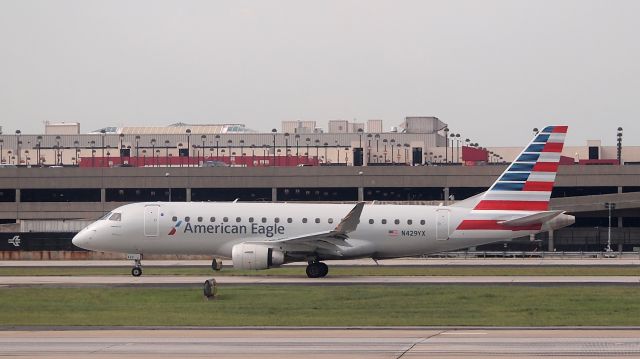 Embraer 170/175 (N429Y)