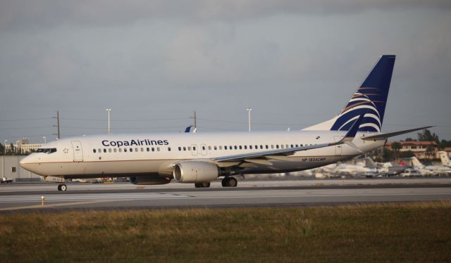 Boeing 737-800 (HP-1854CMP) - On the way to the runway on the evening of the 3rd of January, 2019 at MIA.