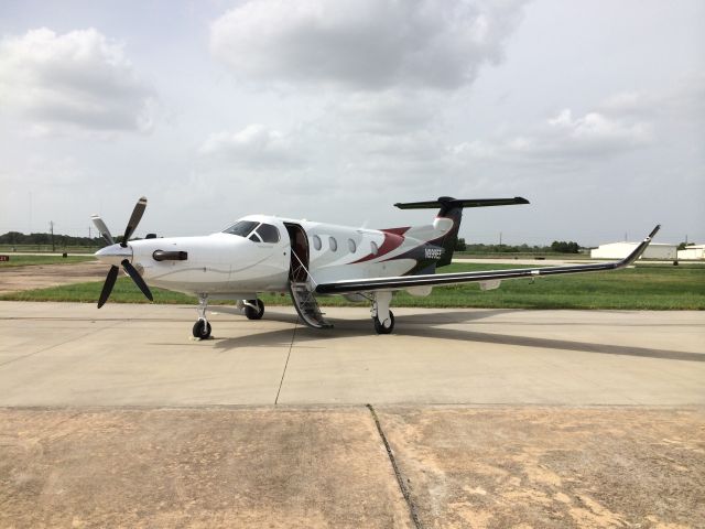 Pilatus PC-12 (N999EE)