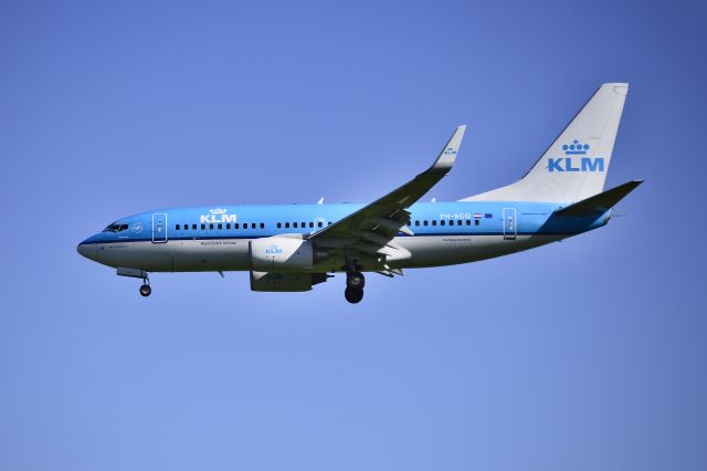 Boeing 737-700 (PH-BGQ) - KLM - B737-7K2 (PH-BGQ) Arriving at NCL ex AMS (Photo Jun 2017)