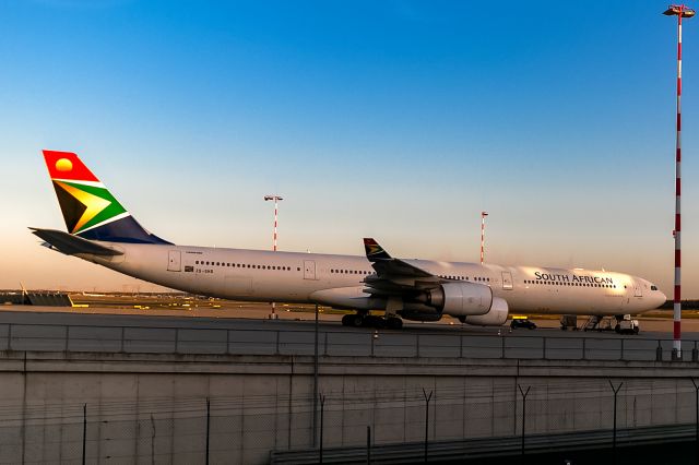 Airbus A340-600 (ZS-SNG)