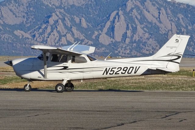 Cessna Skyhawk (N5290V)