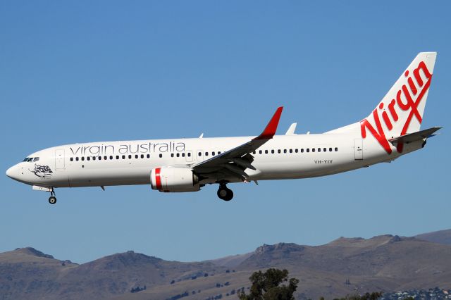 Boeing 737-800 (VH-YIV)