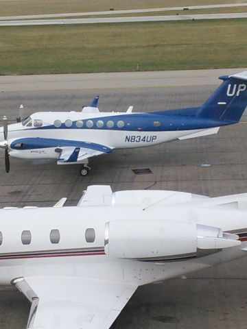 Beechcraft Super King Air 350 (N834UP) - The Wheels Up corporation in Morristown, NJ. 