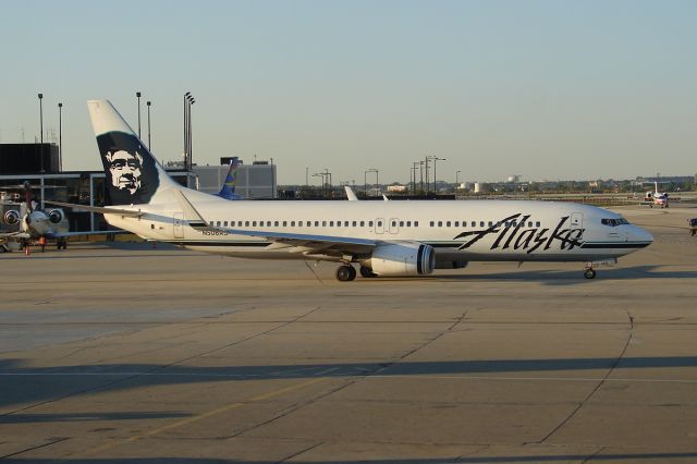 Boeing 737-800 (N506AS)