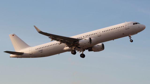 Airbus A321 (D-AVZT)