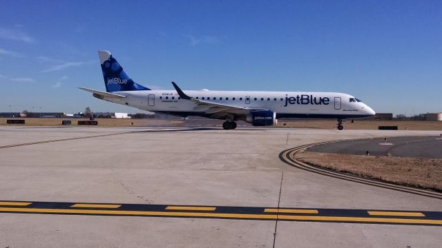 Embraer ERJ-190 (N318JB)