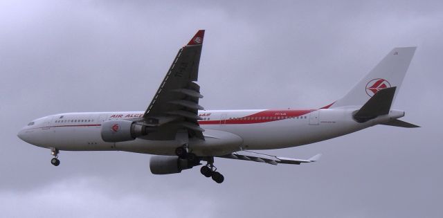 Airbus A330-300 (7T-VJX)