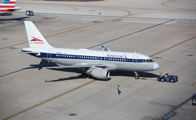 Airbus A319 (N745VJ)