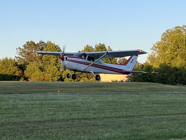 Cessna Skyhawk (N62350)