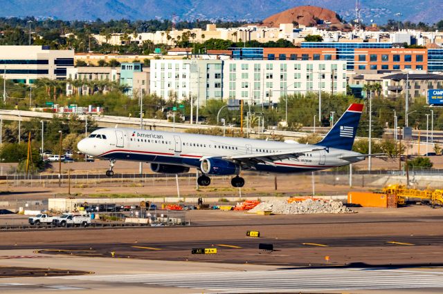 Airbus A321 (N578UW) - American Airlines A321 in US Airways retro livery landing at PHX on 10/29/22. Taken with a Canon 850D and Tamron 70-200 G2 lens.