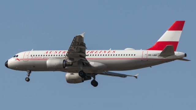 Airbus A320 (OE-LBP)