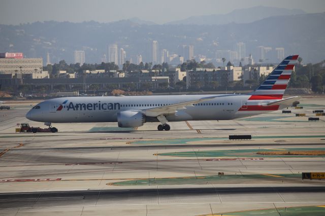 Boeing 787-9 Dreamliner (N823AN)