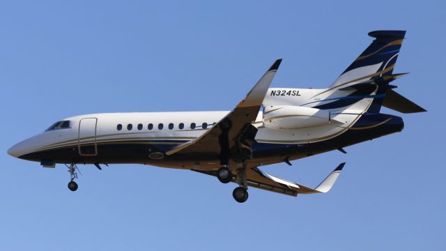 Dassault Falcon 900 (N324SL)