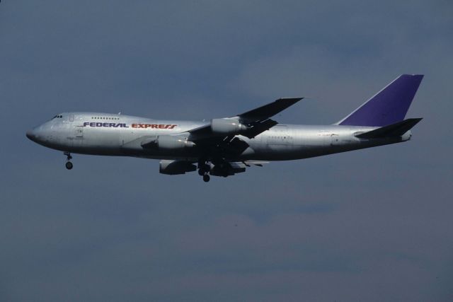 Boeing 747-200 (N638FE) - Final Approach to Narita Intl Airport Rwy34L on 1995/09/28