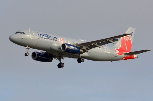 Airbus A320 (N605JB)