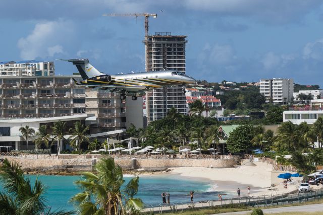 Embraer Legacy 550 (N1Y) - N1Y inbound for landing st Maarten