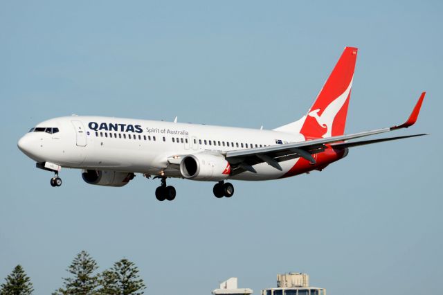 Boeing 737-800 (VH-VXS) - On short finals for runway 05. Wednesday, 21st May 2014.