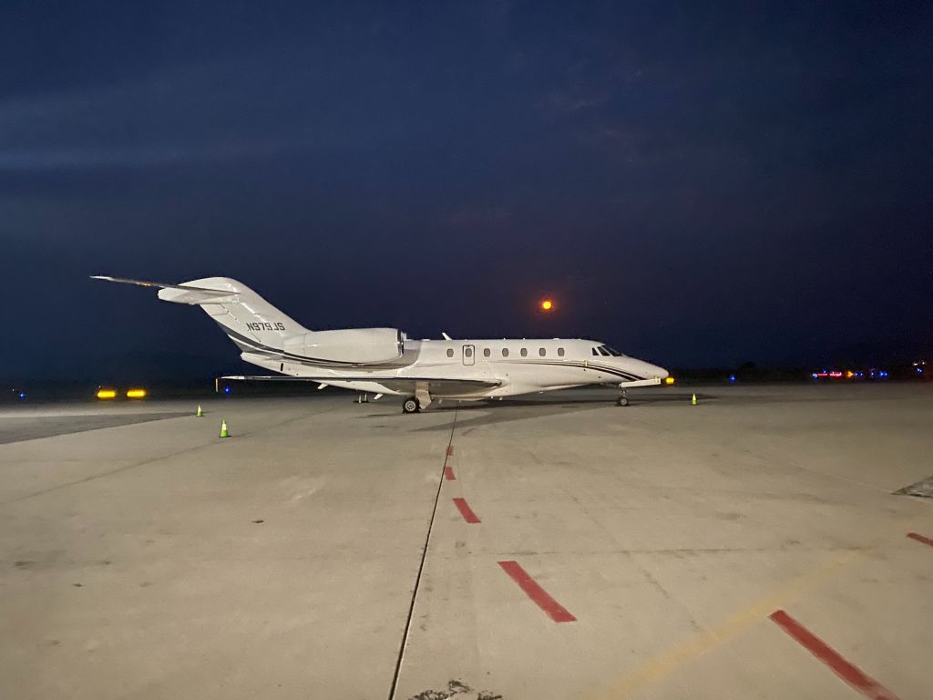 N979JS —