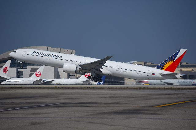 BOEING 777-300ER (RP-C7782) - 10-13-24