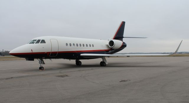 Dassault Falcon 2000 (N376SC) - A Dassault Falcon 2000EX under an overcast sky on the ramp at Pryor Field Regional Airport, Decatur, AL - December 20, 2016.