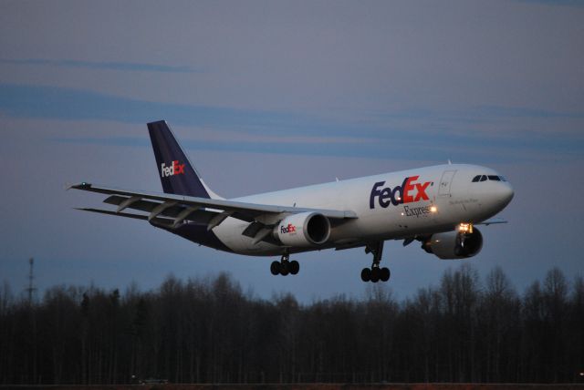 Airbus A300F4-600 (N679FE) - 18C - 2/14/10