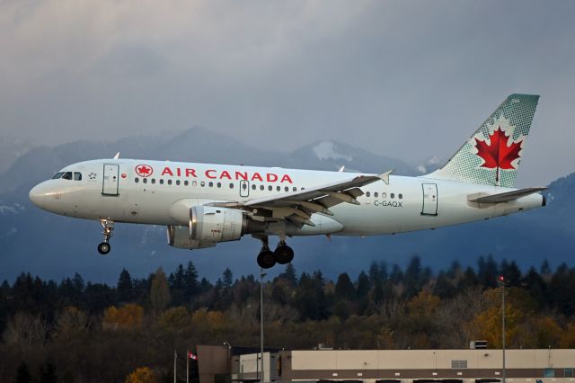 Airbus A319 (C-GAQX)