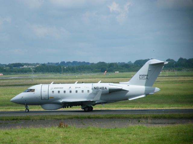 Canadair Challenger (N614BA) - N614BA CL 604 BOEING MSA departing snn 18/07/14 after displaying at a trade show in uk