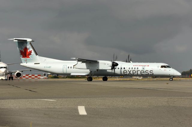 de Havilland Dash 8-400 (C-GJZY)