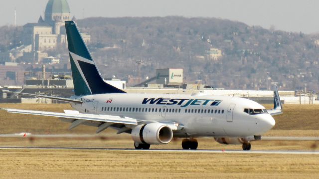 Boeing 737-700 (C-GWJT)