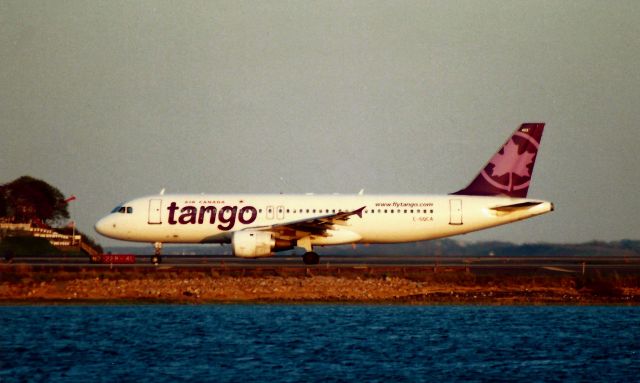 Airbus A320 (C-GQCA) - Air Canada Tango A320 departing Logan on May 5, 2002