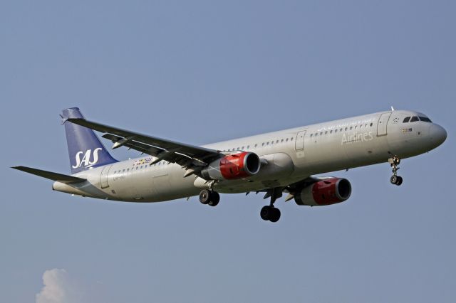 Airbus A321 (LN-RKI)